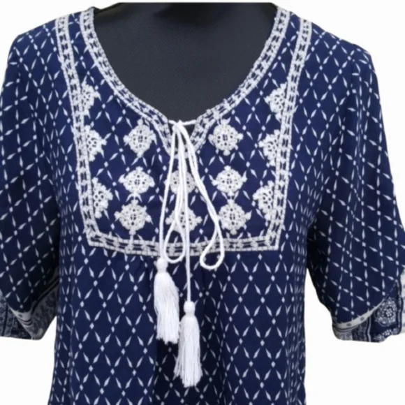 Boho Blue and White Peasant Top (F=M-L) - Picture 2 of 12